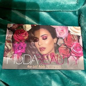 Huda Beauty Rose Gold Palette Eyeshadow Palette